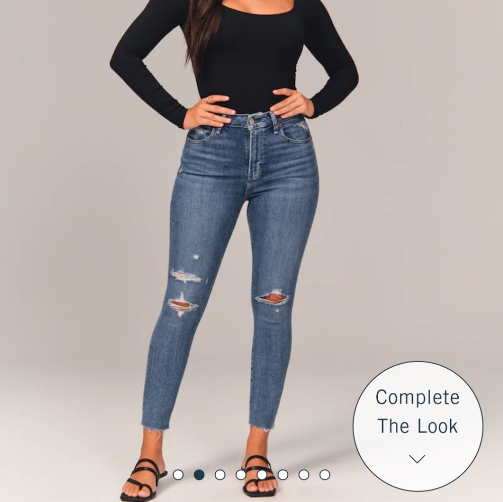 NWT Abercrombie and Fitch Curve Love Distressed Super Skinny Ankle Jeans - 26P